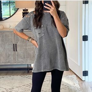 TALULAH Distressed Washed Gray Short Sleeve Tee